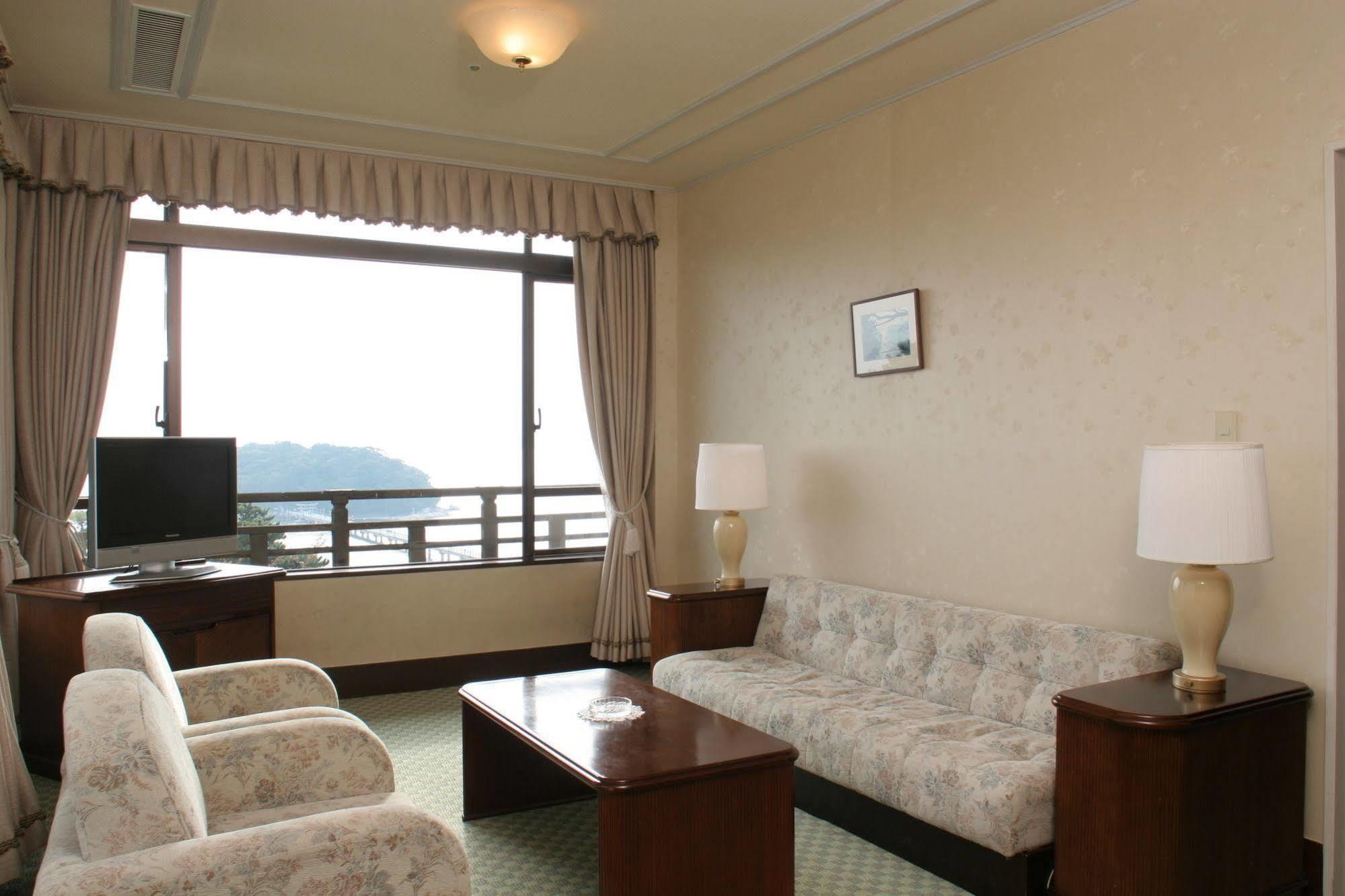 Gamagori Classic Hotel Extérieur photo